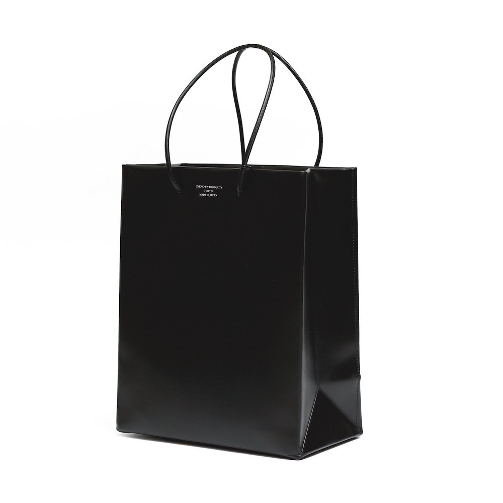 <img class='new_mark_img1' src='https://img.shop-pro.jp/img/new/icons8.gif' style='border:none;display:inline;margin:0px;padding:0px;width:auto;' />UNKNOWN PRODUCTS / Leather Paper Bag M